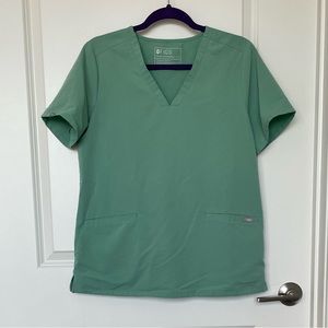 Casma 3-pocket Scrub Top